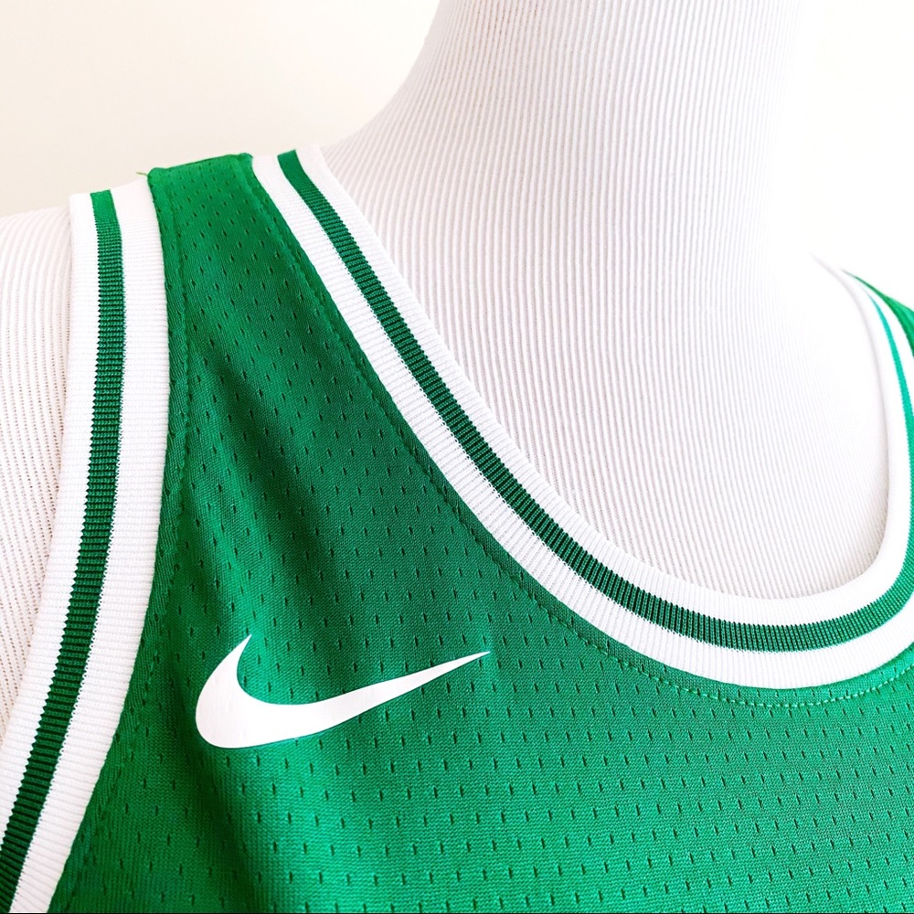 🆕 Nike Boston Celtics Kyrie Irving Jersey Womens - Picture 2 of 8